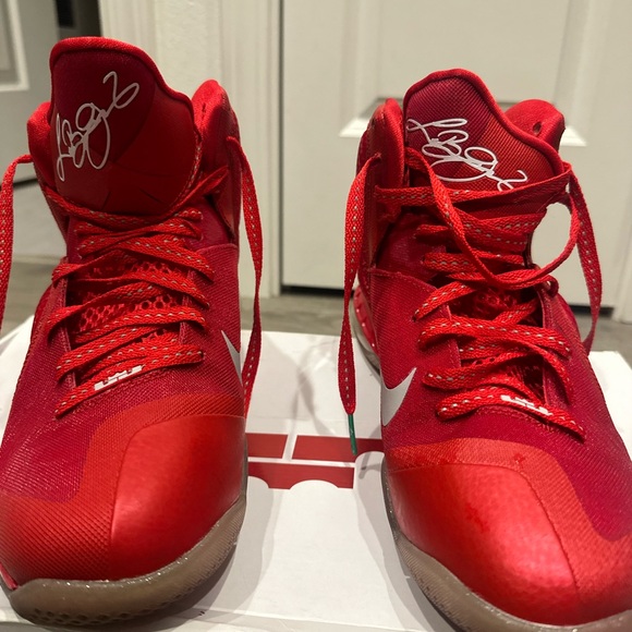 Nike Lebron 9s Christmas Edition - Picture 3 of 8